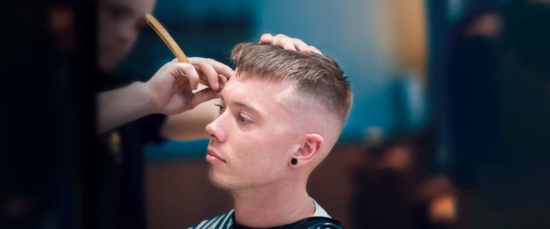 Textured crop with high fade for men with round faces